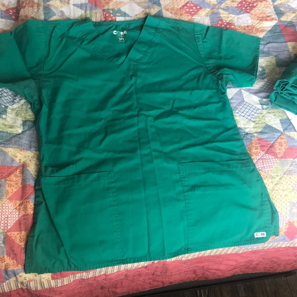 Shirt scrubs